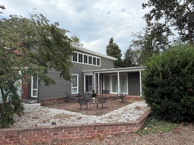 The Hale and Nina Yokley House